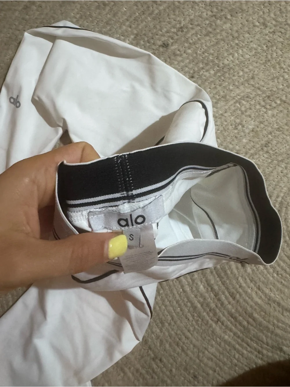 Alo White Sports Bra and Leggings set